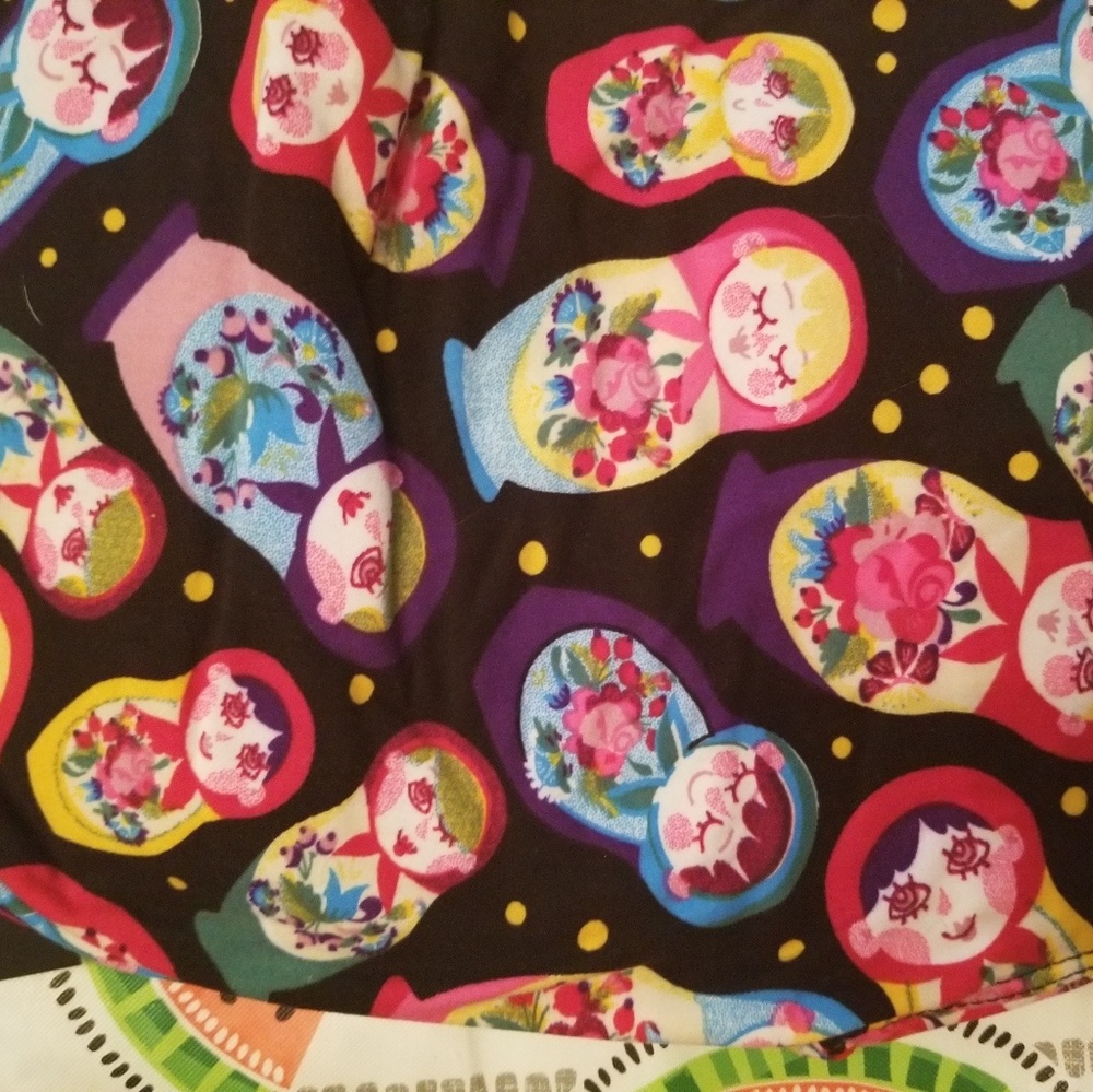 Russian doll leggings